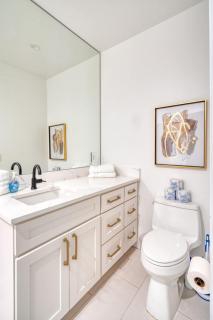 Stay Portland - Private Floor in Magazine Worthy Humboldt Apt Bldg - Portland - 9