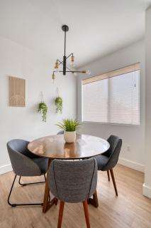 Stay Portland - Private Floor in Magazine Worthy Humboldt Apt Bldg - Portland - 8
