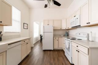 Stay Portland - Spacious 4 bedroom home w two kitchens - 7