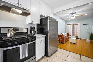 Elegant Beachside 2 Bed 2 Bath - Long Beach - 8