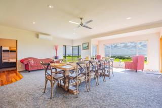 Luxurious Beachfront House in Clarks Beach - Clarks Beach - 2