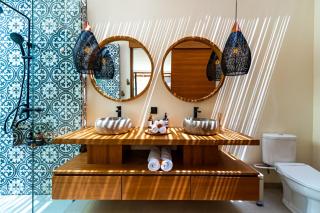 2BR Pool Rooftop Villa in Seseh with 5 minutes Ride to Beach Staff - Canggu - 4