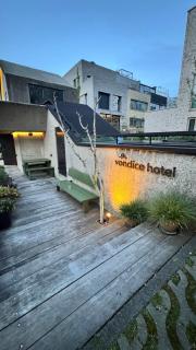 vondice hotel - 9