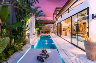 2BR Pool Rooftop Villa in Seseh with 5 minutes Ride to Beach Staff - Canggu - 0