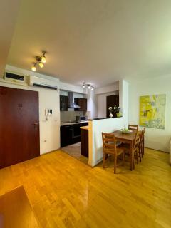 Midtown Apartments - Easy Check-in&Parking - Budapest - 3
