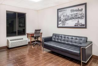 Super 8 by Wyndham Marshall - Marshall - 9