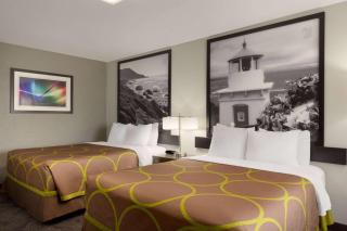 Super 8 by Wyndham Eureka - Eureka - 0