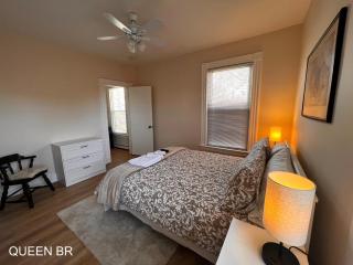 B2-2 Gorgeous-Shiny 4 BR-2 Bath R All rooms w AC - 1