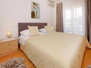 Sunshine Apartment Doda - Three Bedroom Apartment with Balcony and Sea View - Vela Luka - 1
