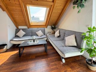 3 Zimmer Apartment, 110 qm, max 5 Personen, Balkon, Parkplatz, Internet 250 MBit - 8