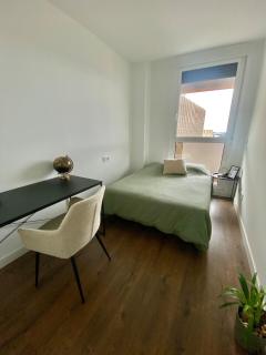 Piso De Diseño En Vigo Con Parking Gratuito - Vigo - 1
