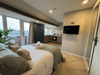 The Glamorous Chic Garden view Apart R4 - 8