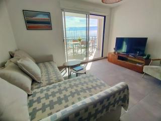 LE MILLESIME OLIVIER : Vue exceptionnelle sur la baie, appartement moderne avec une chambre et parking privé. - Marseillan - 5