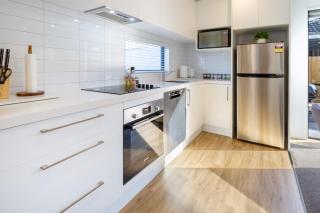 Warm and Comfy Home with Carpark near CBD - 6