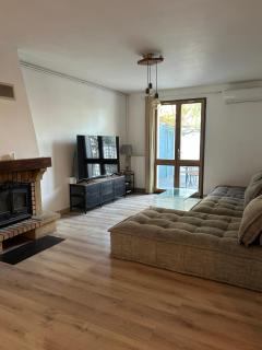 Maison 3 chambres, piscine privée terrain de pétanque - 2