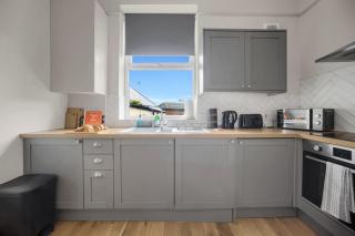 Free Parking Fast Wifi 2 Min to Cardiff City - 3