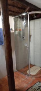 Robin's Thatch Studio- bush camp in the suburbs-sleeps 2 - Pinetown - 6