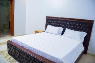 Rond Point Gorilla Boutique and Apartments - - 8