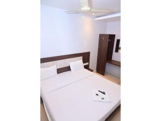 PREMIUM Hotel Near Golden Beach Home Town Puri,Fully-Air-Conditioned-with-Lift-wifi-and Parking Facilities - Puri - 1