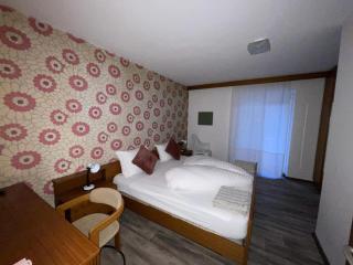 Hotel Mondschein - Plaus - 7