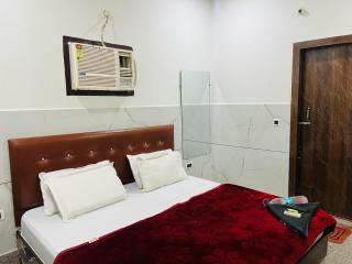 Hotel Royal Haveli - Near Hindon Airport - Ghaziabad - 4