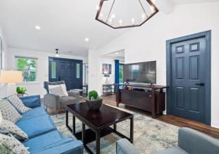 Luxury Home in the Heart of Gordon Square - 4