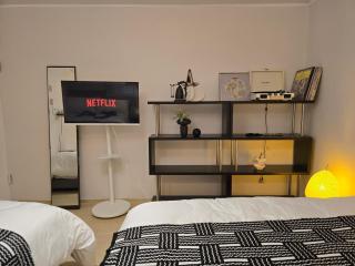 YNNY stay#Big Sale Event#Yeouido#Daebang Station-Line1 and Singil Station-Line1,5 - 7