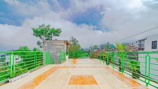 Villa Panderman Asri with Private Pool and Rooftop - Tlekung - 8
