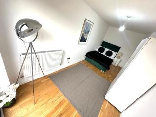 Elegant Spacious Modern 2 Bedroom Apartment - Whitechapel - 5mins to Aldgate Station - Londra - 4