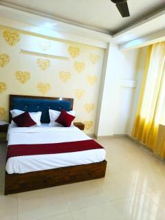 Hotel The Moon - 1