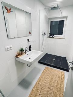 Flussperle Miesbach - Erholung pur direkt an der Schlierach - Dachterrasse mit Grill, kostenloses Parken - Miesbach - 2