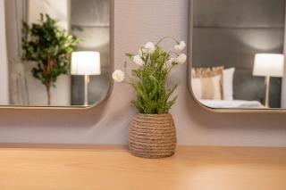 Brand New Designer Studio - Urban Retreat in JVC - 2