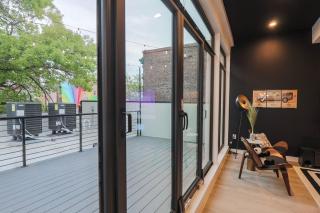 Unit 8 Spacious 2 Bed Rooms Penthouse that Sleeps 8 - 9