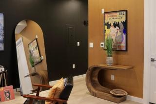 Unit 8 Spacious 2 Bed Rooms Penthouse that Sleeps 8 - 4