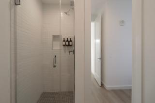 Unit 9 Luxe 2 Bedroom Penthouse Sleeps 6 - 1