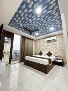 Royal Holiday Homes - Zirakpur - 0