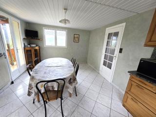 Chalet sous les sapins, calme, superbe vue avec piscine et sauna - 3