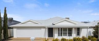 Modern home with Private ensuite - North Wagga - 0