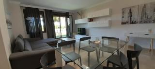 Apartamento de tres dormitorios muy espacioso con jardines y piscinas - 1