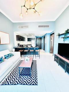 Bright and Modern Condo in Dubai Marina - 8