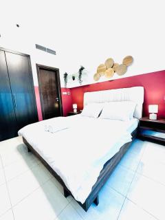 Bright and Modern Condo in Dubai Marina - 2