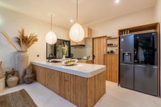 Imagine Villa, 4 Bedroom, Prime Location in Canggu - Canggu - 3