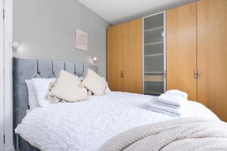 Crewe Apartment - 2 Bed, free off street parking and private garden - 4
