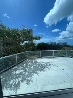 Coronado Beach Unique Balcony Apartment - 2