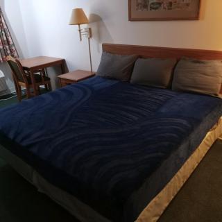 King Bed Hotel Studio 114 - Livingston - 3