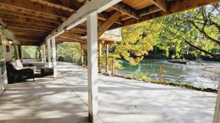 Riverfront Suite - 7