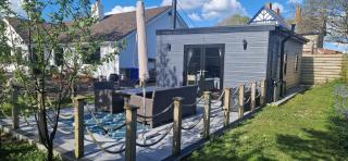 The Cabin at the Port - Portrush - 9