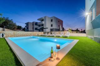 Villa Anita apartments with a pool - Novalja - 2