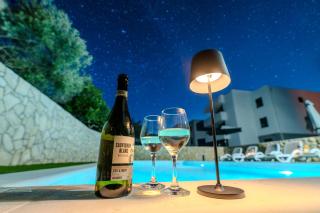Villa Anita apartments with a pool - Novalja - 1