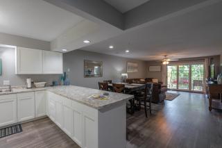2BR Updated Walk-in - 2 Pools - Near The Strip - FREE TICKETS INCLUDED - FHC13 - Branson - 9